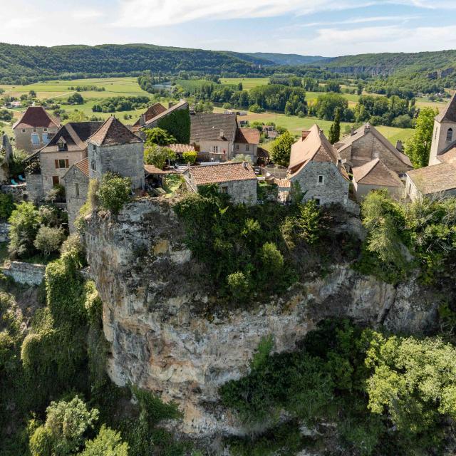 vue-aerienne-de-Calvignac-Cyril-Novello-190821-153421-640x640 vue-aerienne-de-Calvignac-Cyril-Novello-190821-153421-640x640
